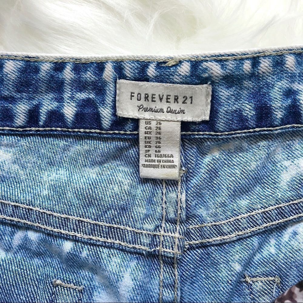 Acid Washed Distressed Shorts - Picture 4 of 4